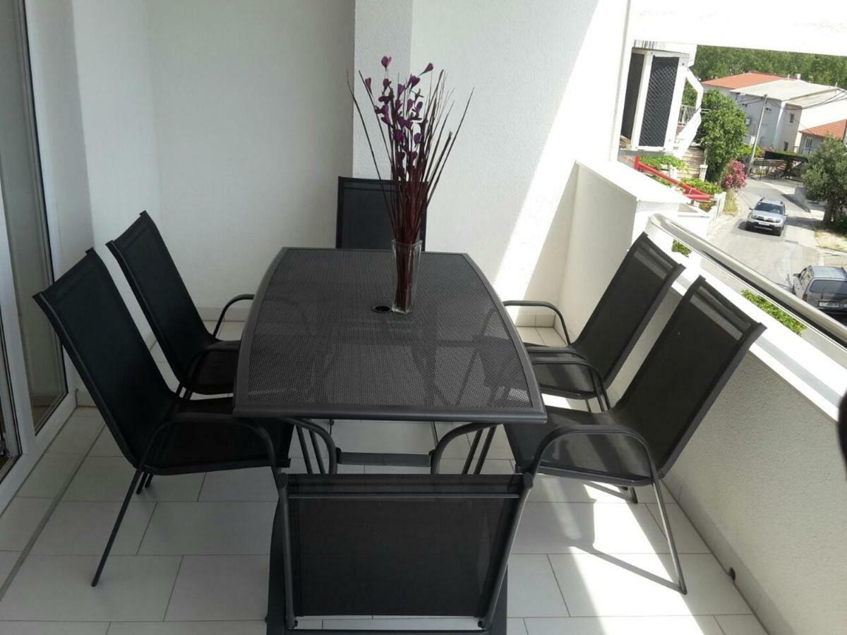 Apartman Mira- Omiš Dış mekan fotoğraf