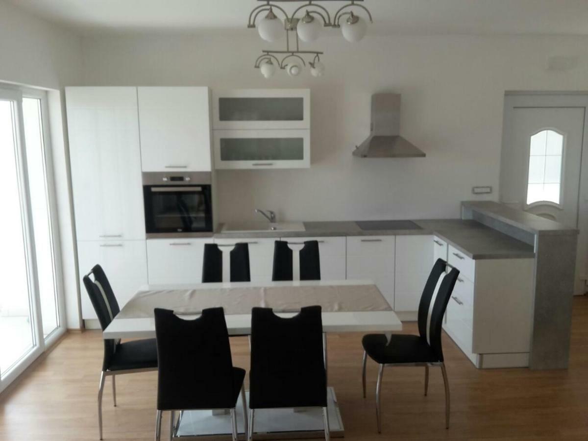 Apartman Mira- Omiš Dış mekan fotoğraf
