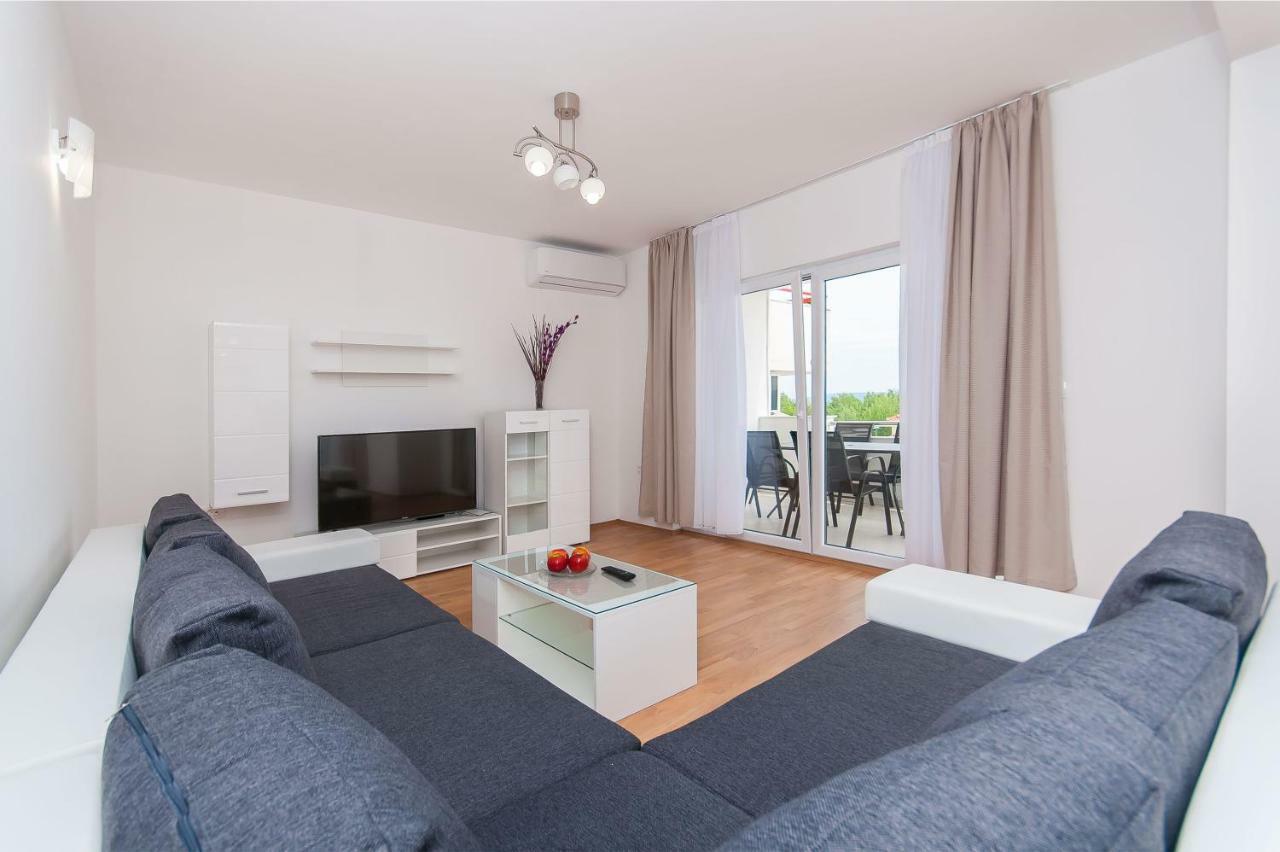 Apartman Mira- Omiš Dış mekan fotoğraf
