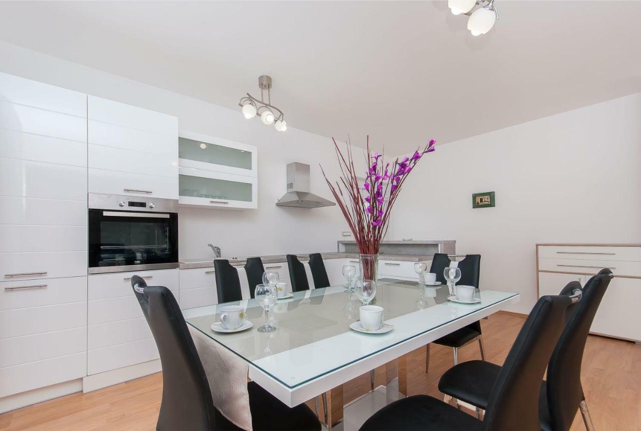 Apartman Mira- Omiš Dış mekan fotoğraf