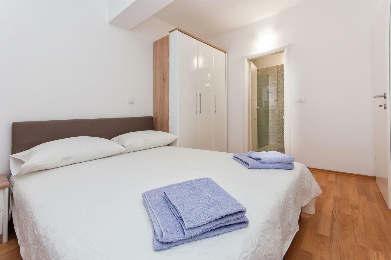 Apartman Mira- Omiš Dış mekan fotoğraf